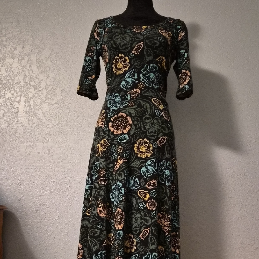 LuLaRoe 1/2 Sleeve Dress - Black, Blue, Yellow, Pink Floral